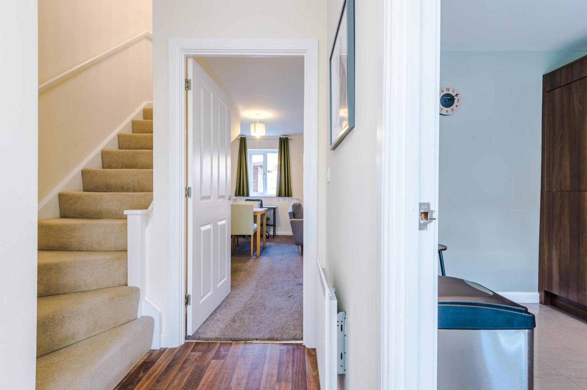 Modern Semi Detached In A Quiet Location, Driveway Parking Villa Ewloe Exteriör bild