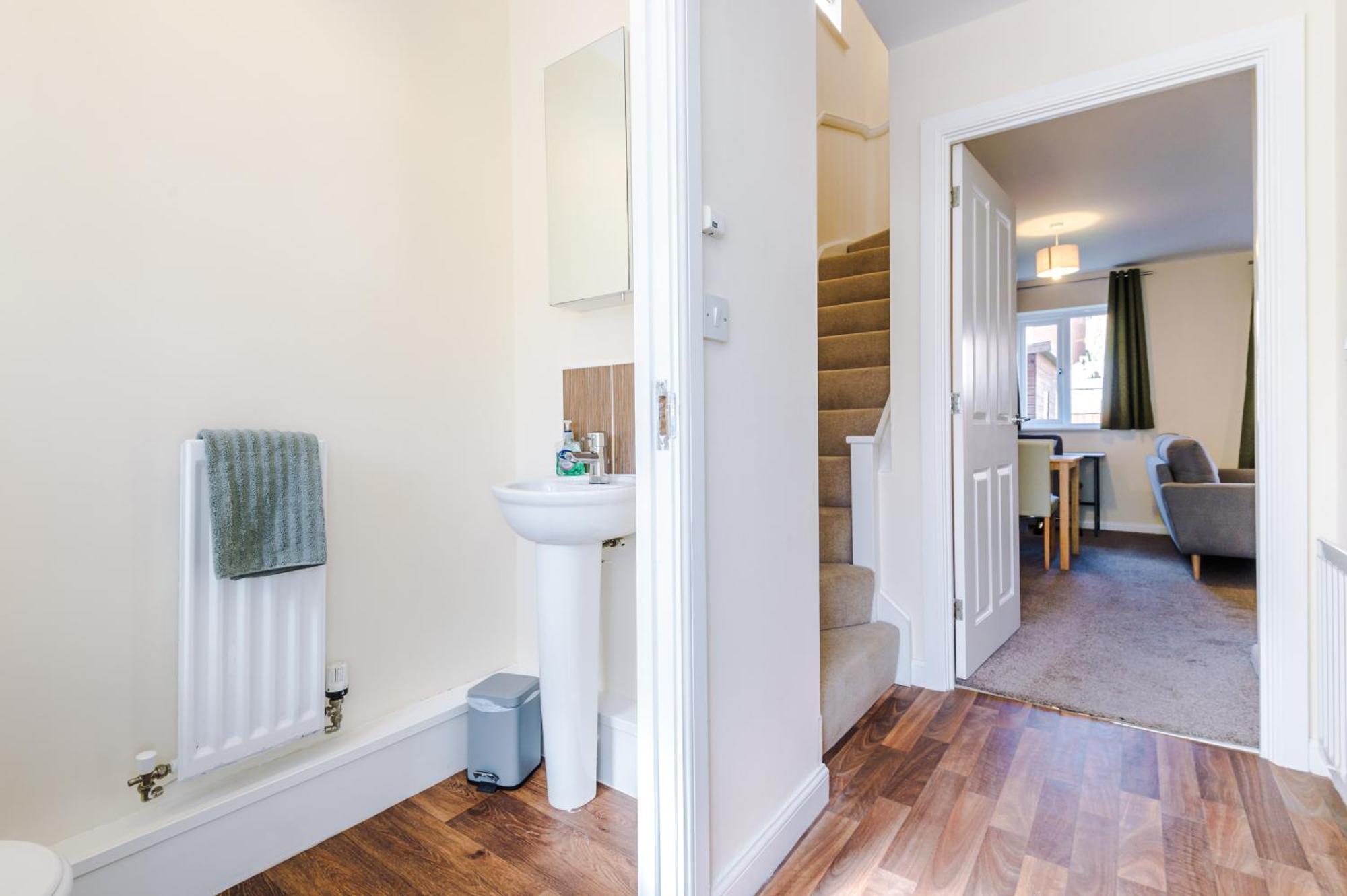 Modern Semi Detached In A Quiet Location, Driveway Parking Villa Ewloe Exteriör bild