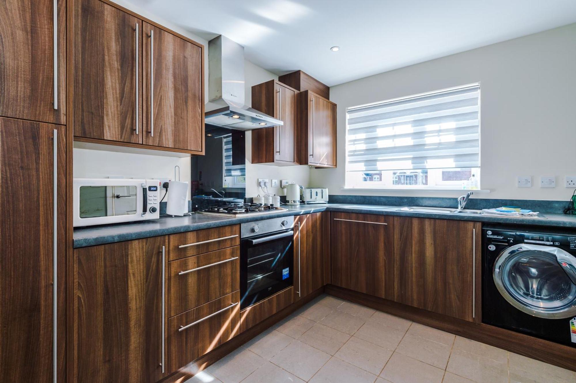 Modern Semi Detached In A Quiet Location, Driveway Parking Villa Ewloe Exteriör bild