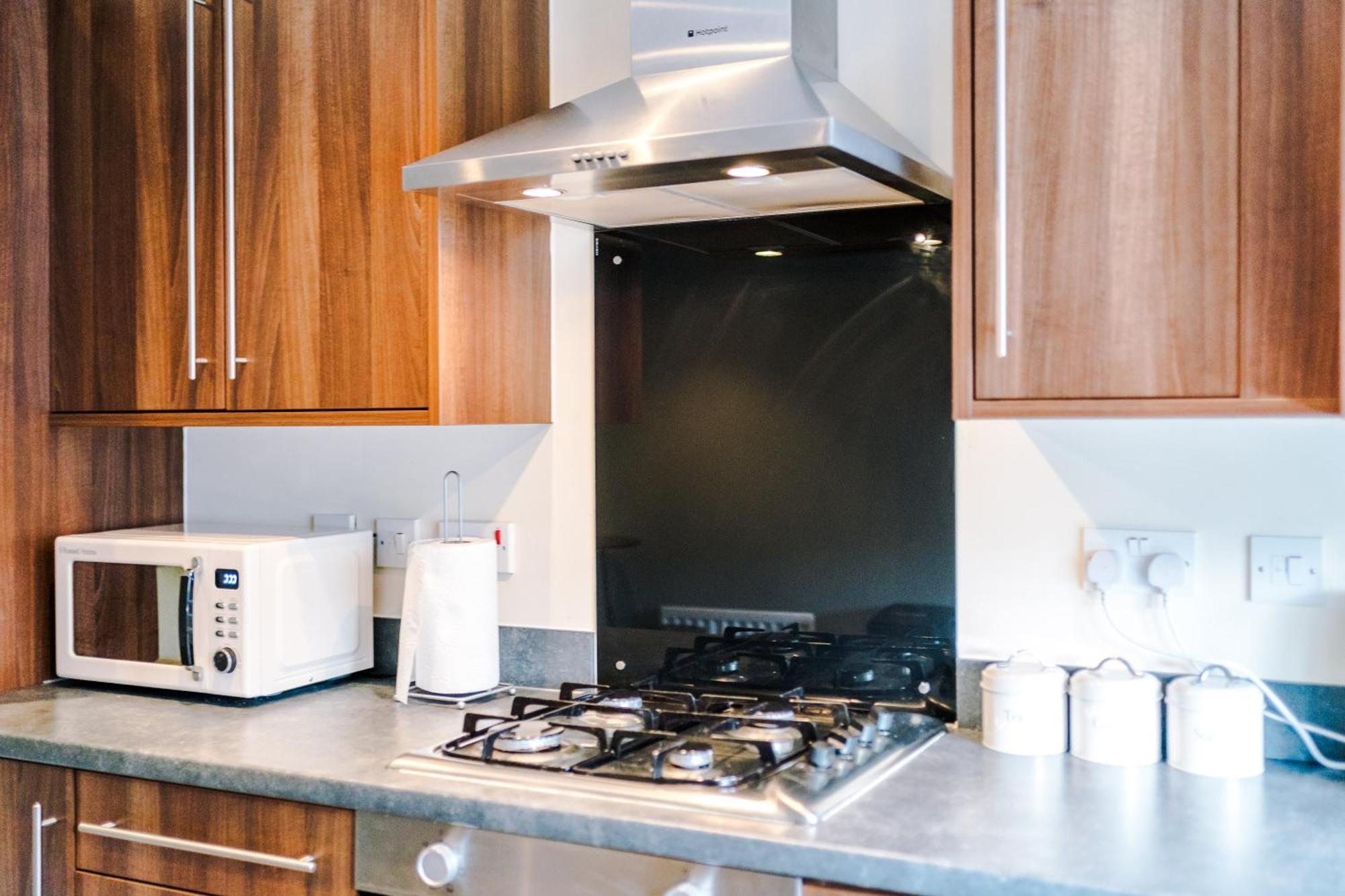 Modern Semi Detached In A Quiet Location, Driveway Parking Villa Ewloe Exteriör bild