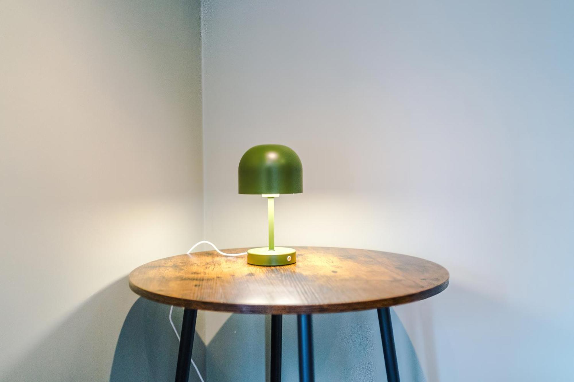 Modern Semi Detached In A Quiet Location, Driveway Parking Villa Ewloe Exteriör bild