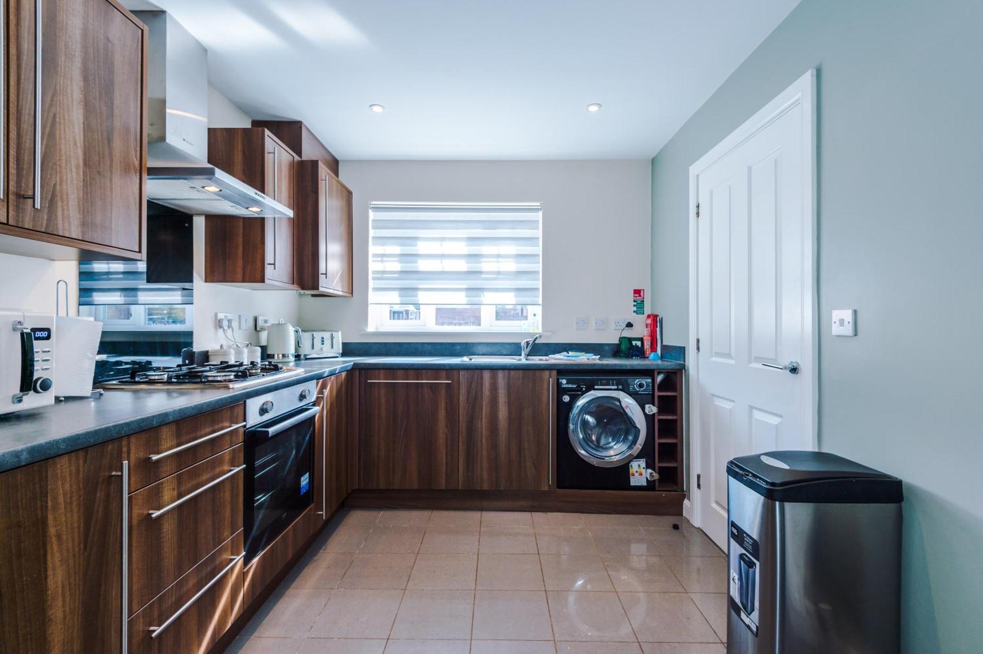 Modern Semi Detached In A Quiet Location, Driveway Parking Villa Ewloe Exteriör bild