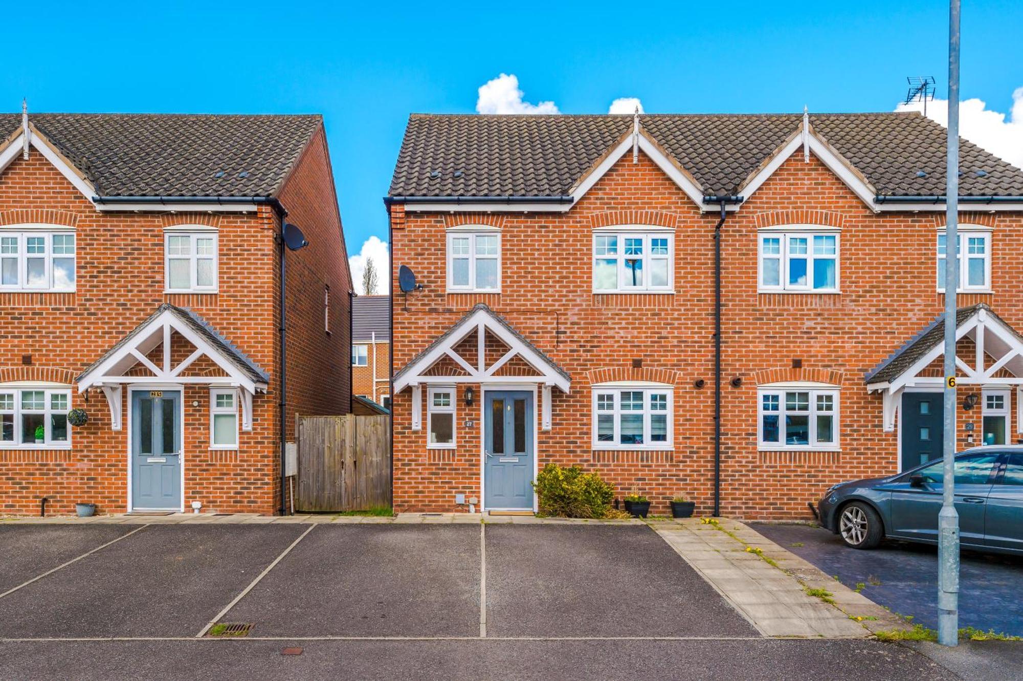 Modern Semi Detached In A Quiet Location, Driveway Parking Villa Ewloe Exteriör bild