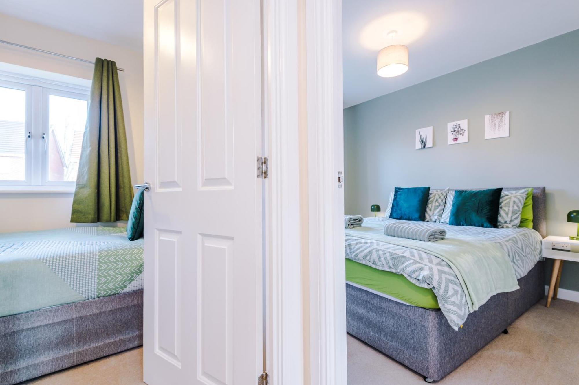 Modern Semi Detached In A Quiet Location, Driveway Parking Villa Ewloe Exteriör bild