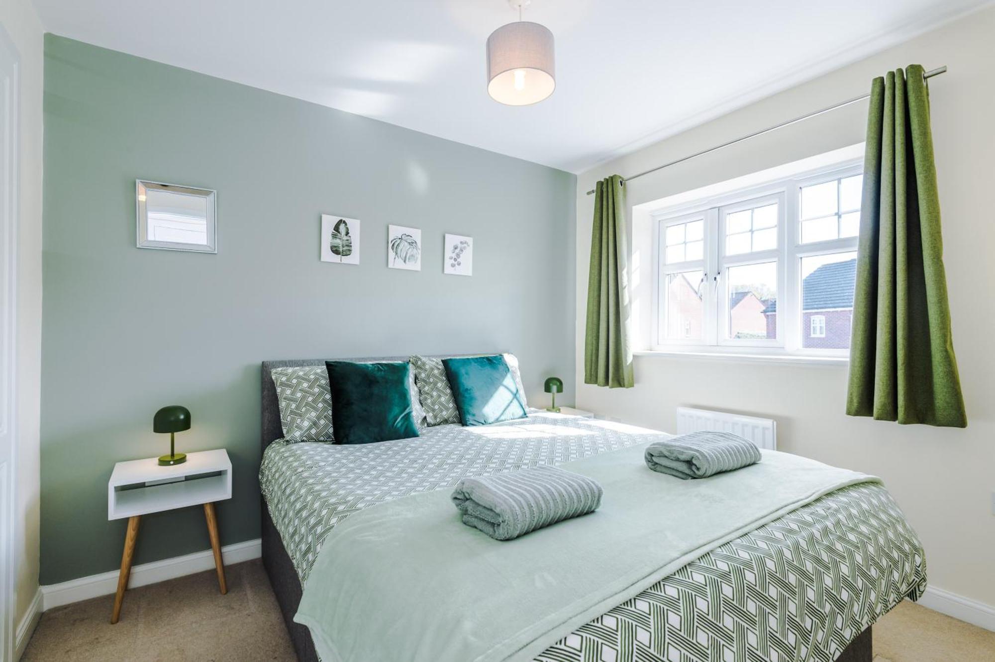 Modern Semi Detached In A Quiet Location, Driveway Parking Villa Ewloe Exteriör bild